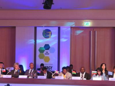 Mинистър Темeнужка Петкова подписа новата Международна енергийна харта