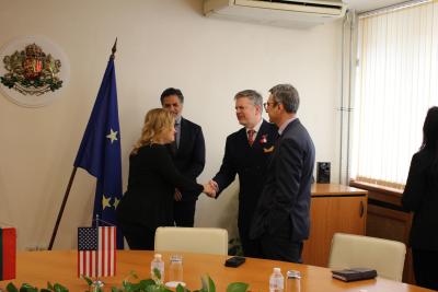 Министър Трайков се срещна в София със специалния пратеник на САЩ за глобална енергийна интеграция към Департамента по енергетика