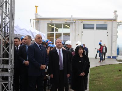 Mинистър-председателят Бойко Борисов, министърът на енергетиката Теменужка Петкова и посланикът на Съединените американски щати у нас Н. Пр. Ерик Рубин на церемонията по въвеждане в експлоатация на компресорна станция 