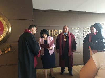 Министър Петкова връчи сертификати на първите студенти, завършили международната програма 