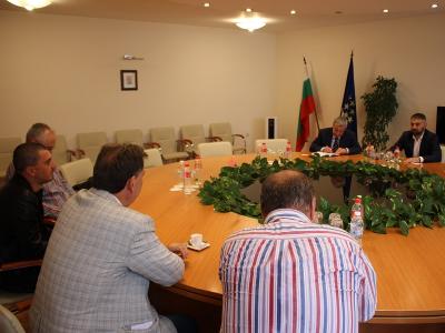 Министър Живков обсъди варианти за работата на комплекса "Марица Изток" с ръководството на национален синдикат "Защита"