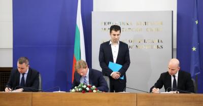 Министър Николов подписа с двама чужди инвеститори меморандум за сътрудничество в енергетиката