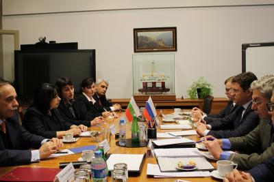 Министър Петкова се срещна с министър Новак
