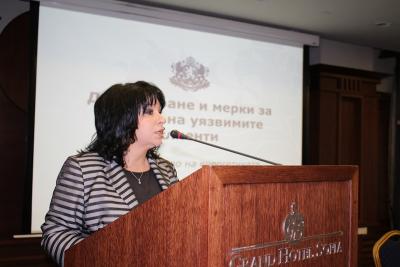 Министър Петкова представи механизма за защита на уязвимите потребители при въвеждането на пълна либерализация на електроенергийния пазар