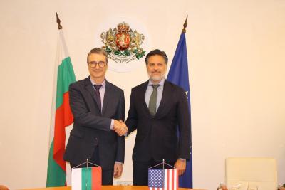 Министър Трайков се срещна в София със специалния пратеник на САЩ за глобална енергийна интеграция към Департамента по енергетика