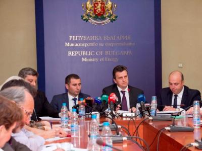 Министърът на енергетиката Николай Павлов в пресконференция на тема 