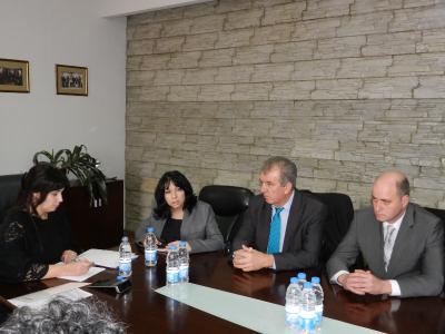 Министър Теменужка Петкова се срещна с работници и ръководители на 