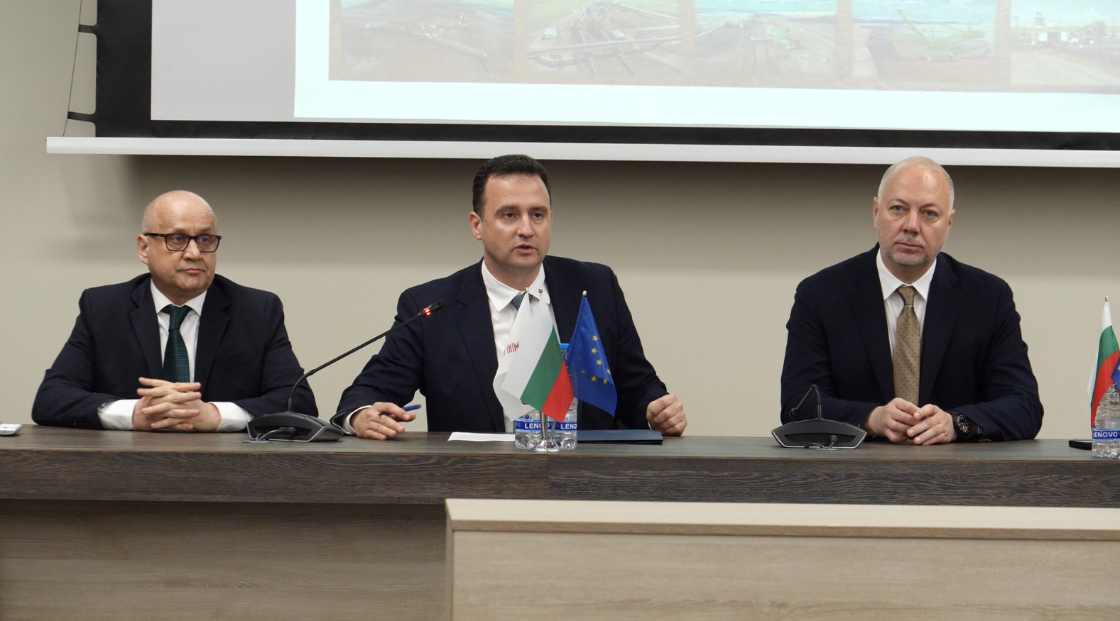 Министър Жечо Станков: България има потенциал да се превърне в регионален лидер в проучването и добива на критични суровини