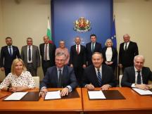 В знак на стратегическо партньорство Уестингхаус и световнопризнати доставчици на уранов материал подписаха договори в Министерството на енергетиката