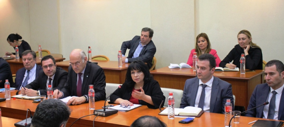 Министър Петкова: Разчитам диалогът с всички участници на енергийния пазар да продължи